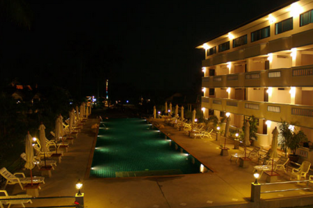 Отель Bay Beach Resort в пляж Чонг Мон - Таиланд