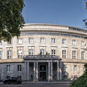 отель SO/ Berlin Das Stue Hotel