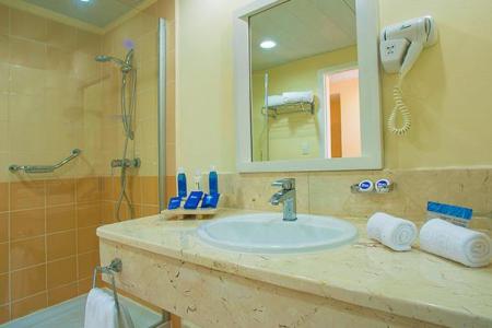 Blau Costa Verde Plus Beach Resort