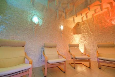 Crona Medical & Spa Hotel