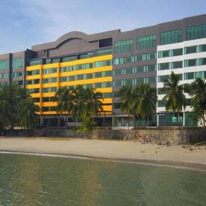 отель Mercure Penang Beach