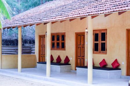 Omeesha Beach Hotel Kalpitiya 