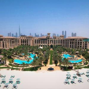 отель Four Seasons Resort Dubai at Jumeirah Beach