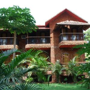 отель Sea Breeze Beach Resort (Calangute)