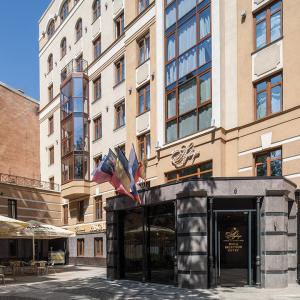 отель Aglaya Hotel & Courtyard