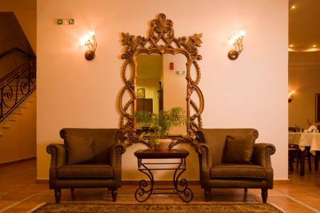 Dellas Boutique Hotel 