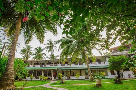 Отель Sea View Beach Resort в Унаватуна - Шри-Ланка