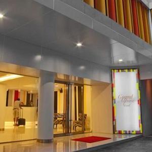 отель Grand Alpine