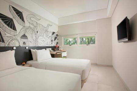 Отель GrandMas Plus Hotel Airport в Кута - Индонезия