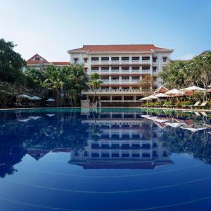 отель Royal Angkor Resort