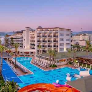 отель Caretta Beach Hotel