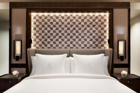 Отель Four Seasons Hong Kong в Гонконг - Гонконг