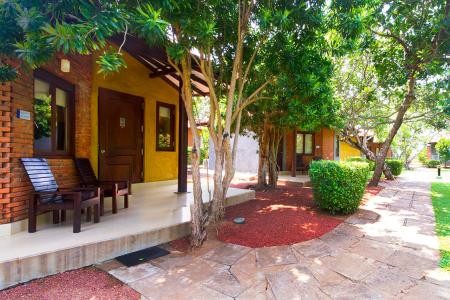 Отель Club Hotel Dolphin в Негомбо - Шри-Ланка