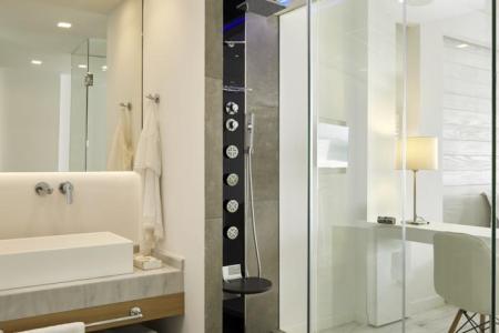 Lichnos Beach Hotel & Suites