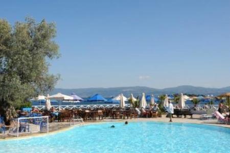 Grand Bleu Beach Resort