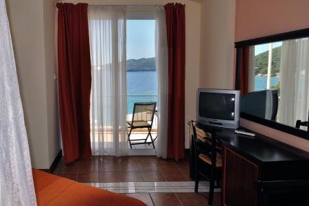 Golden View Beach Hotel