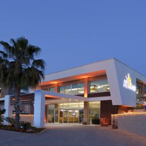 отель Club Mermaid Village