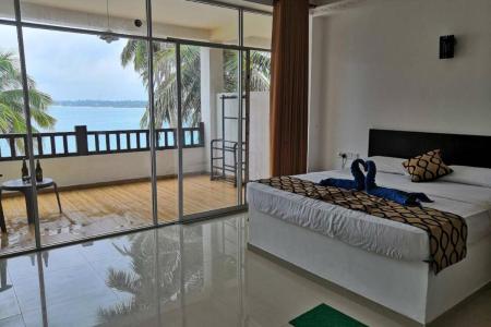 Отель Cool Beach Hotel в Хиккадува - Шри-Ланка