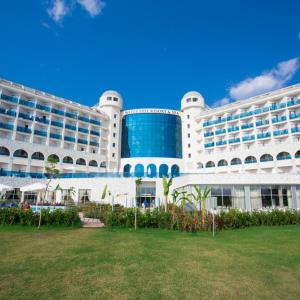 отель Water Side Resort & Spa