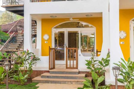 Отель Acron Waterfront Resort в Бага - Индия