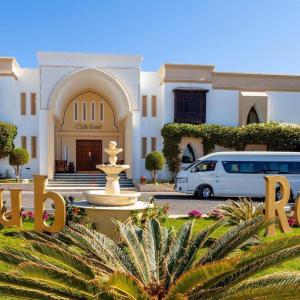 отель Club Reef Hotel