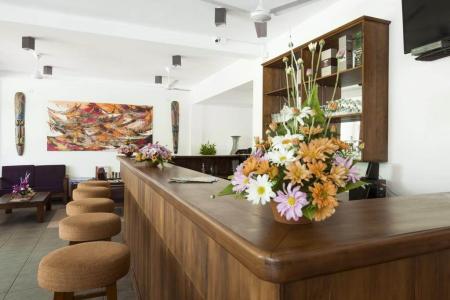 Отель Rockside Beach Resort в Индурува - Шри-Ланка