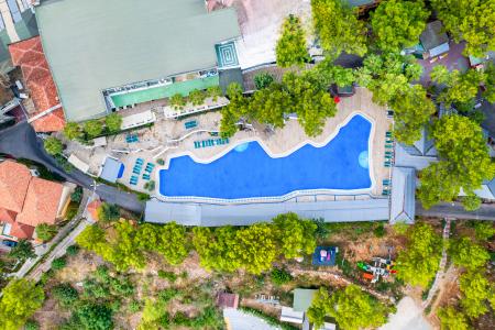 Senza Garden Holiday Club