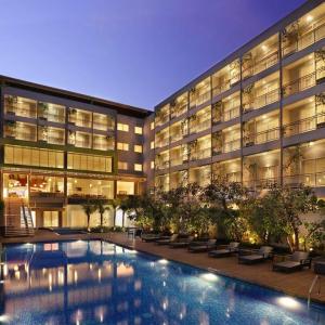 отель Holiday Inn Express Bali Raya Kuta