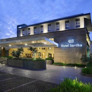 отель Hotel Santika Mataram