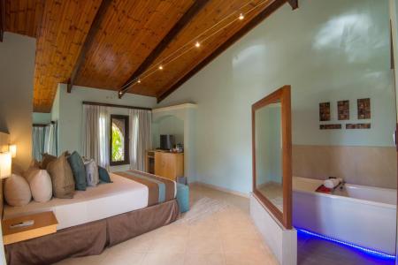 Отель Coco de Mer Hotel & Black Parrot Suites в о. Праслин - Сейшелы