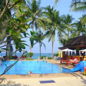 отель Cocopalm Beach Resort