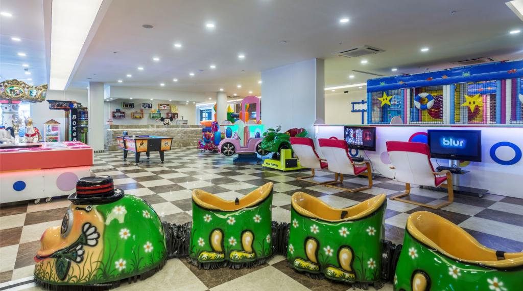 5* (Lonicera Resort & Spa)    (): , , , ,