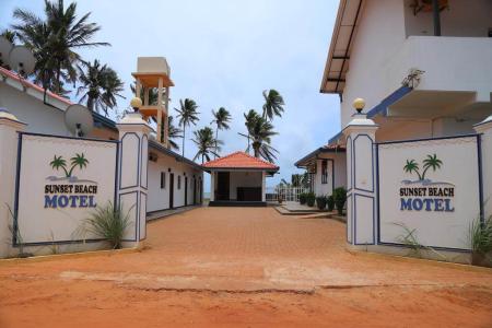 Отель White Rose Beach Resort в Маравила - Шри-Ланка