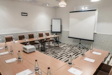 Набат Палас (Воеводино)