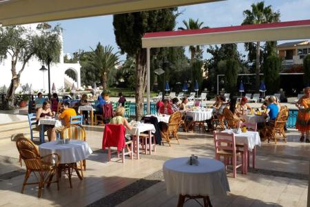 Отель Altinkaya Holiday Resort в Кириния - Кипр
