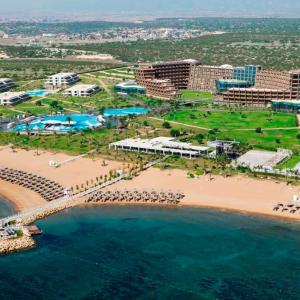 отель Noah's Ark Deluxe Hotel & Spa