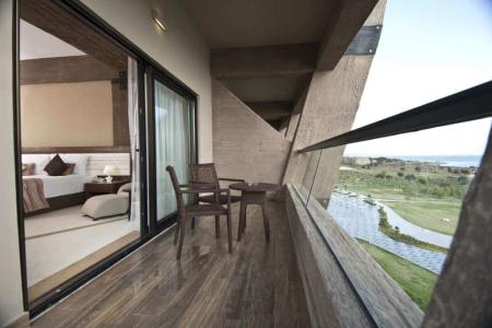 Noah's Ark Deluxe Hotel & Spa