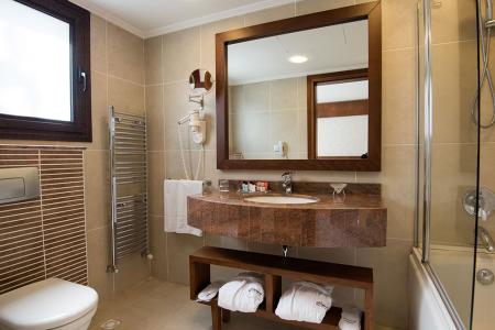 Отель Korineum Golf & Beach Resort в Кириния - Кипр