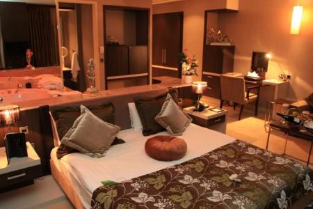 Cratos Premium Hotel Casino Port & Spa