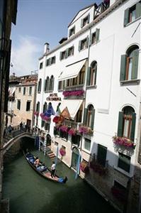 Отель Colombina в Венеция - Италия