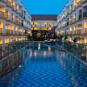 отель Cross Vibe Paasha Atelier Bali Kuta