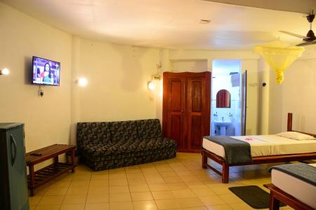 Отель Shanthi Beach Resort в Унаватуна - Шри-Ланка