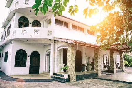 Отель Shanthi Beach Resort в Унаватуна - Шри-Ланка