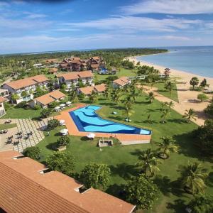отель The Calm Resort & Spa