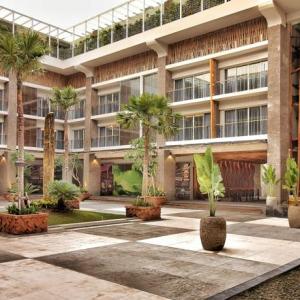 отель TS Suites Bali