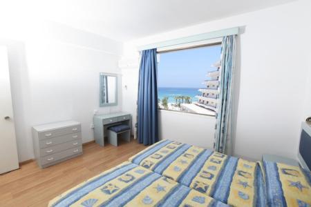 Отель Constantinos the Great Hotel Apts в Протарас - Кипр