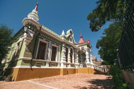 Отель Дом Cемейного Отдыха Федор Шаляпин в Евпатория - Россия