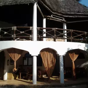 отель Casa Umoja Guesthouse