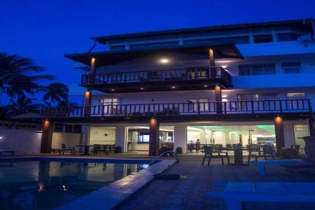 Отель Lucky Seven Hikkaduwa в Хиккадува - Шри-Ланка