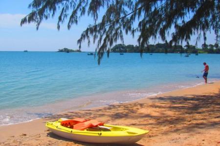 Bamboo Cottages & Restaurant